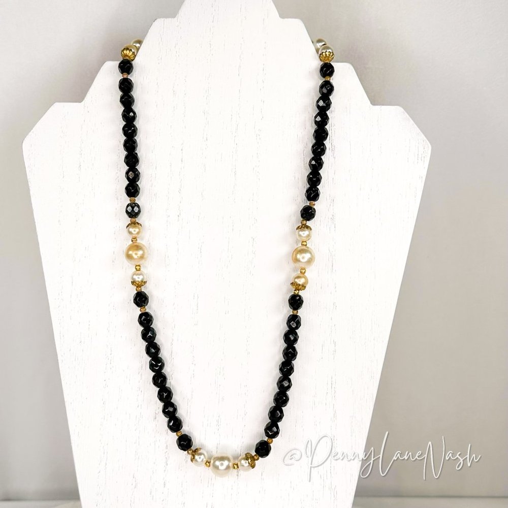 Vintage Black w/ White Spaced Pearl Beads Necklace - Picture 1 of 5